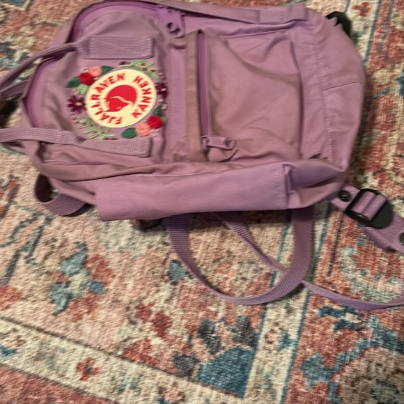 Fjallraven Kånken mini backpack flowers hand embroidered - Picture 4 of 8